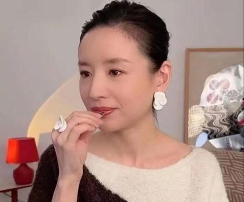 何佳佳大哥直播爆料视频,精彩瞬间与幕后故事 第3张 何佳佳大哥直播爆料视频,精彩瞬间与幕后故事 第3张